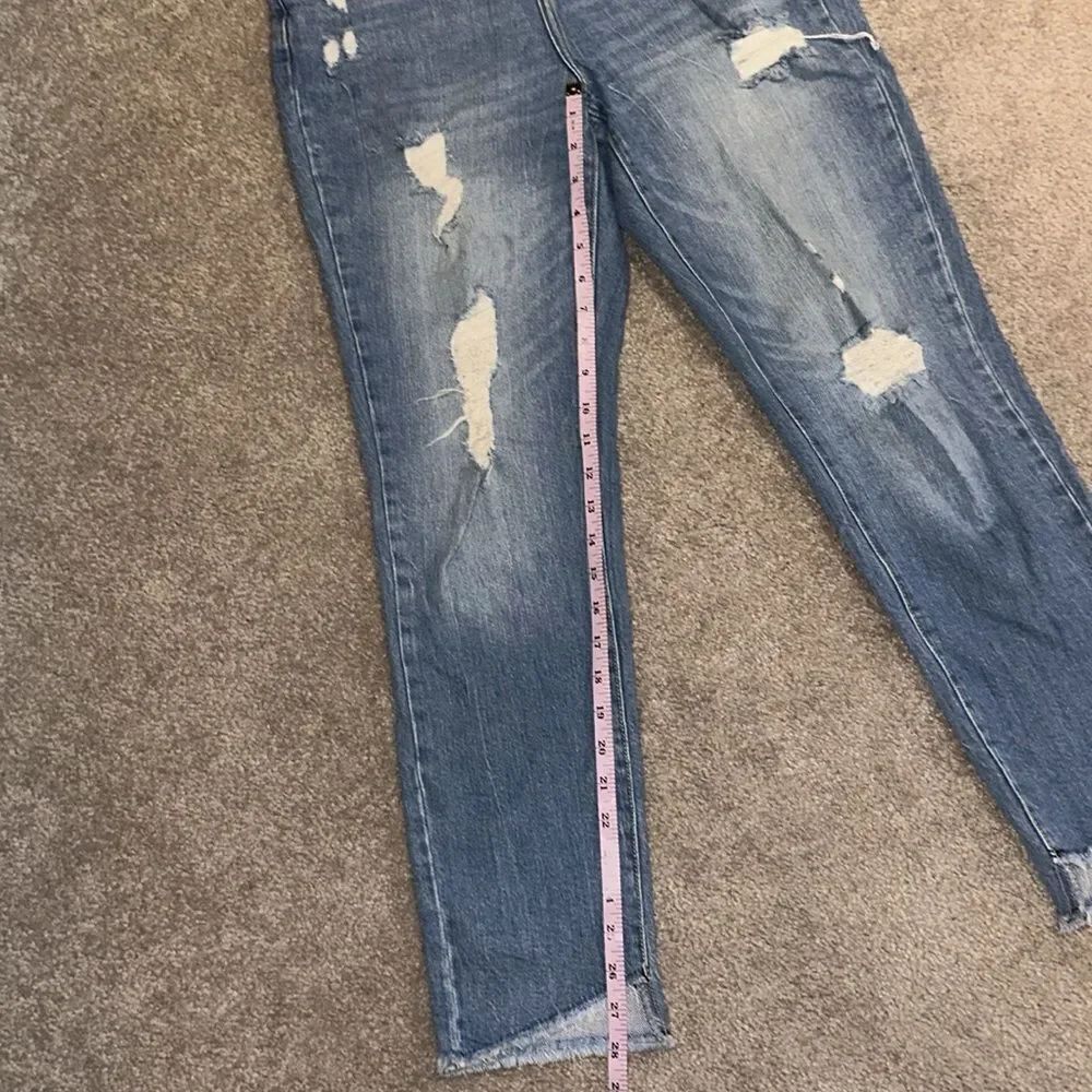 Universal Thread High Rise Straight Distressed Jeans! - Picture 6 of 14